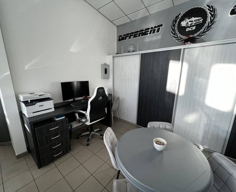 DIFFERENT CARS 34 - Obrazok